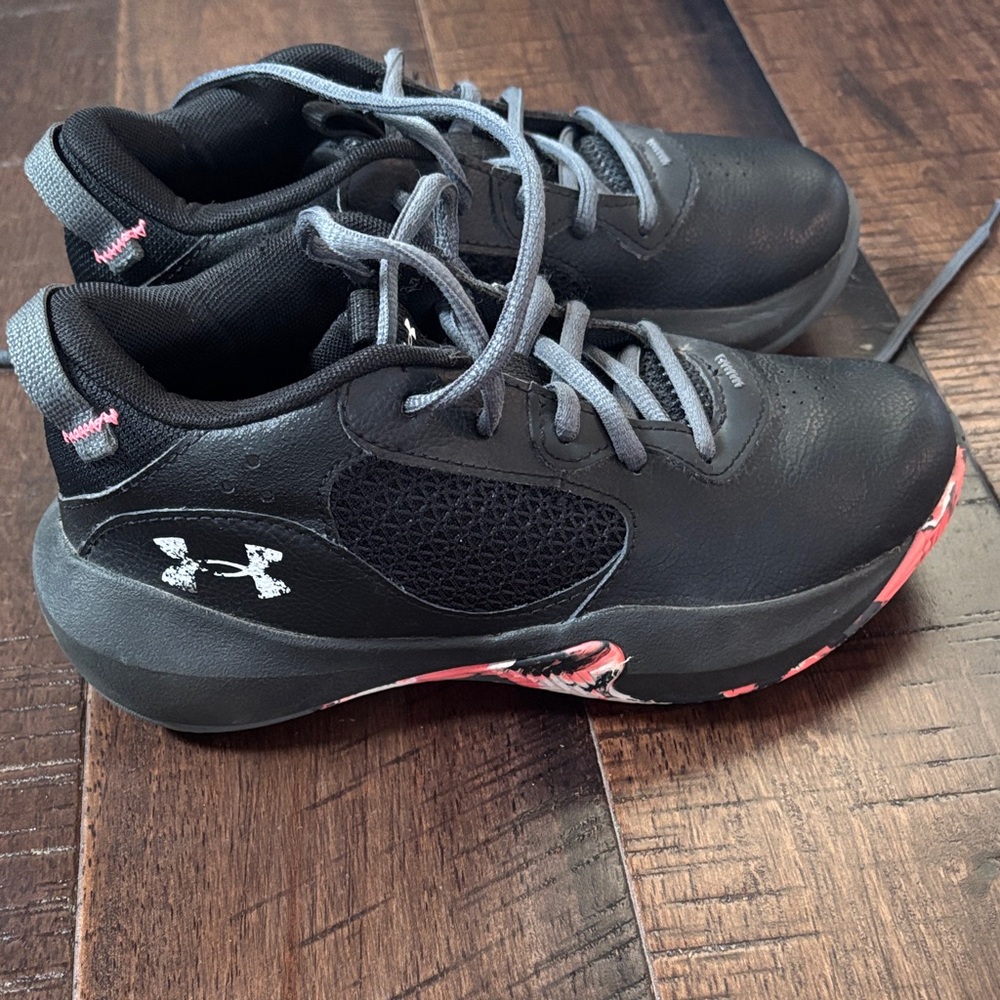 Under Armour basketball shoes Black